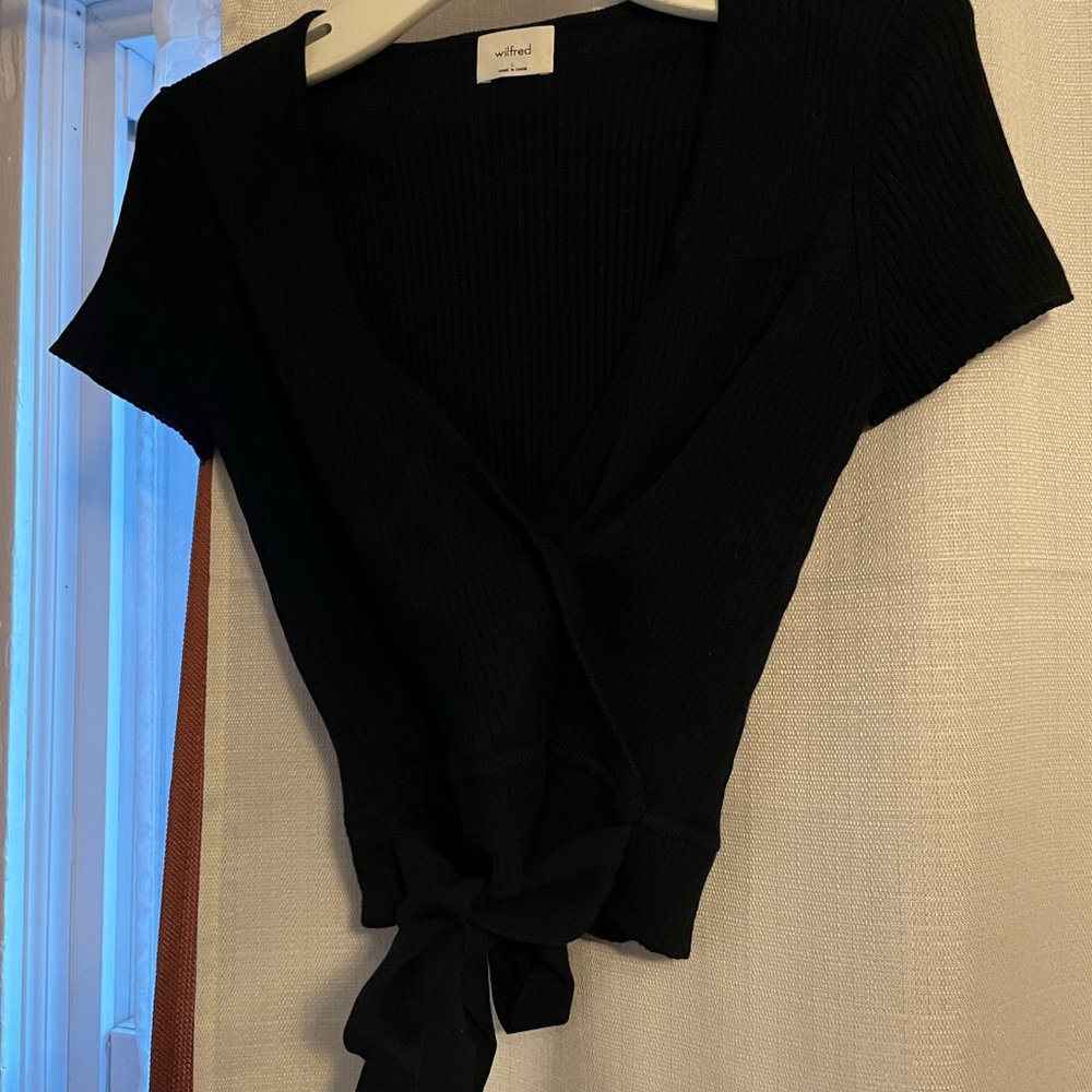 Wilfred Elegant Black Knit Top